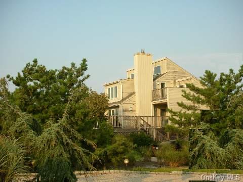 Leeton, Southold