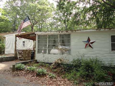 Hillcrest, Riverhead