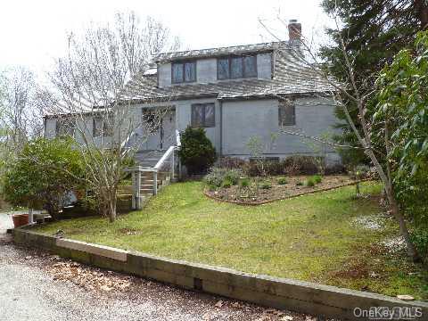 Laurel, East Hampton