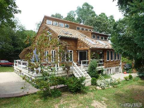Longview, Riverhead