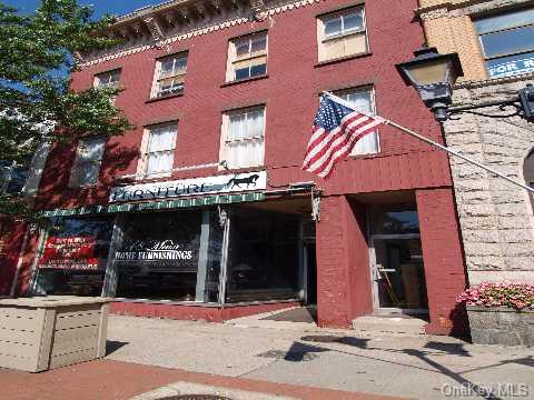 Main, Riverhead