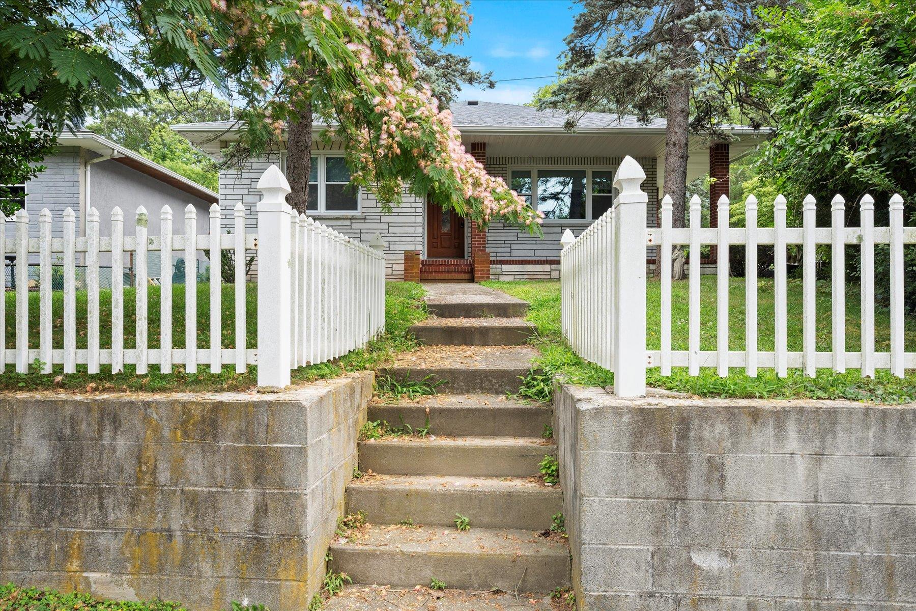 Towns and Country Real Estate