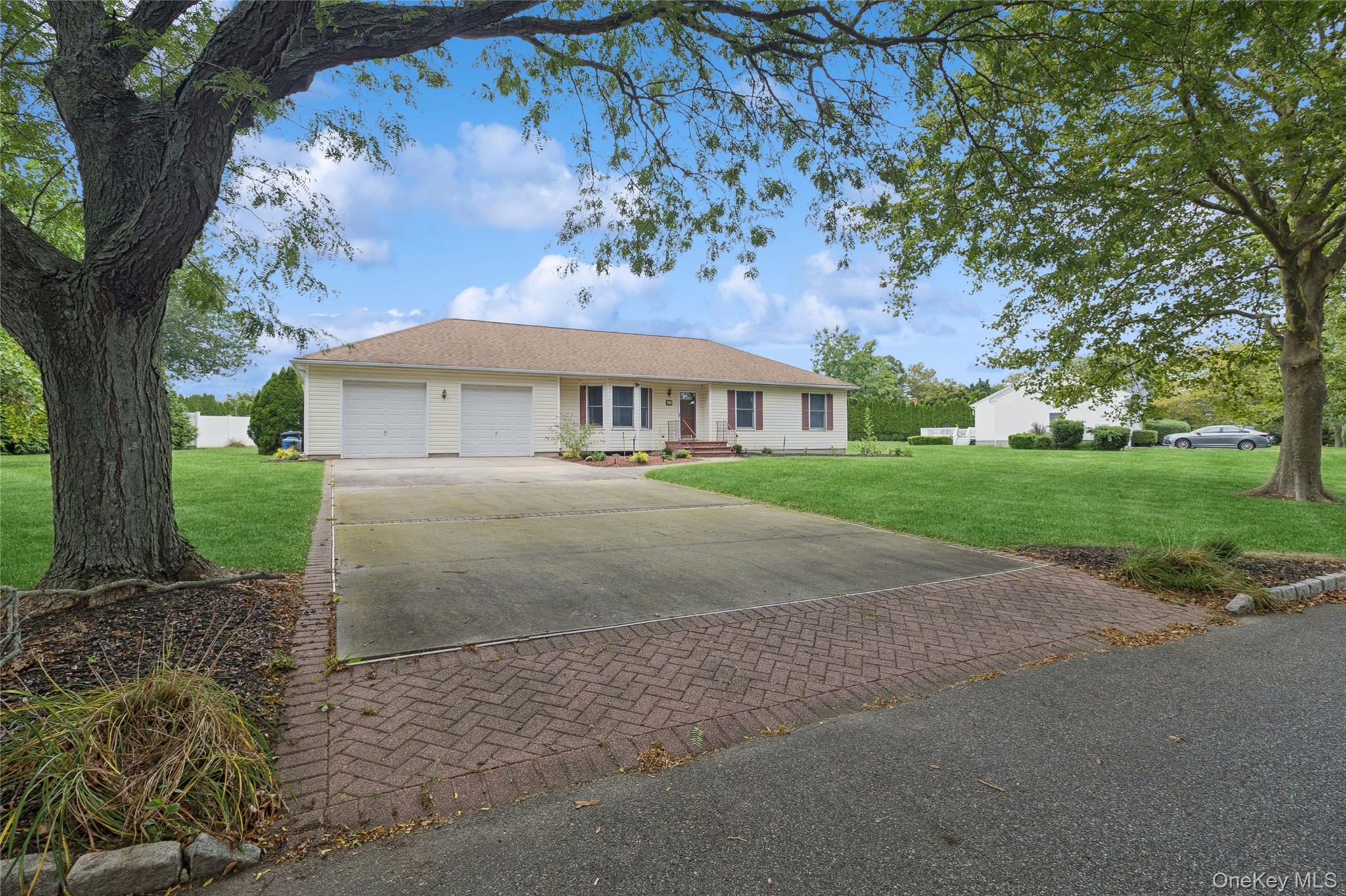 Crystal, Riverhead
