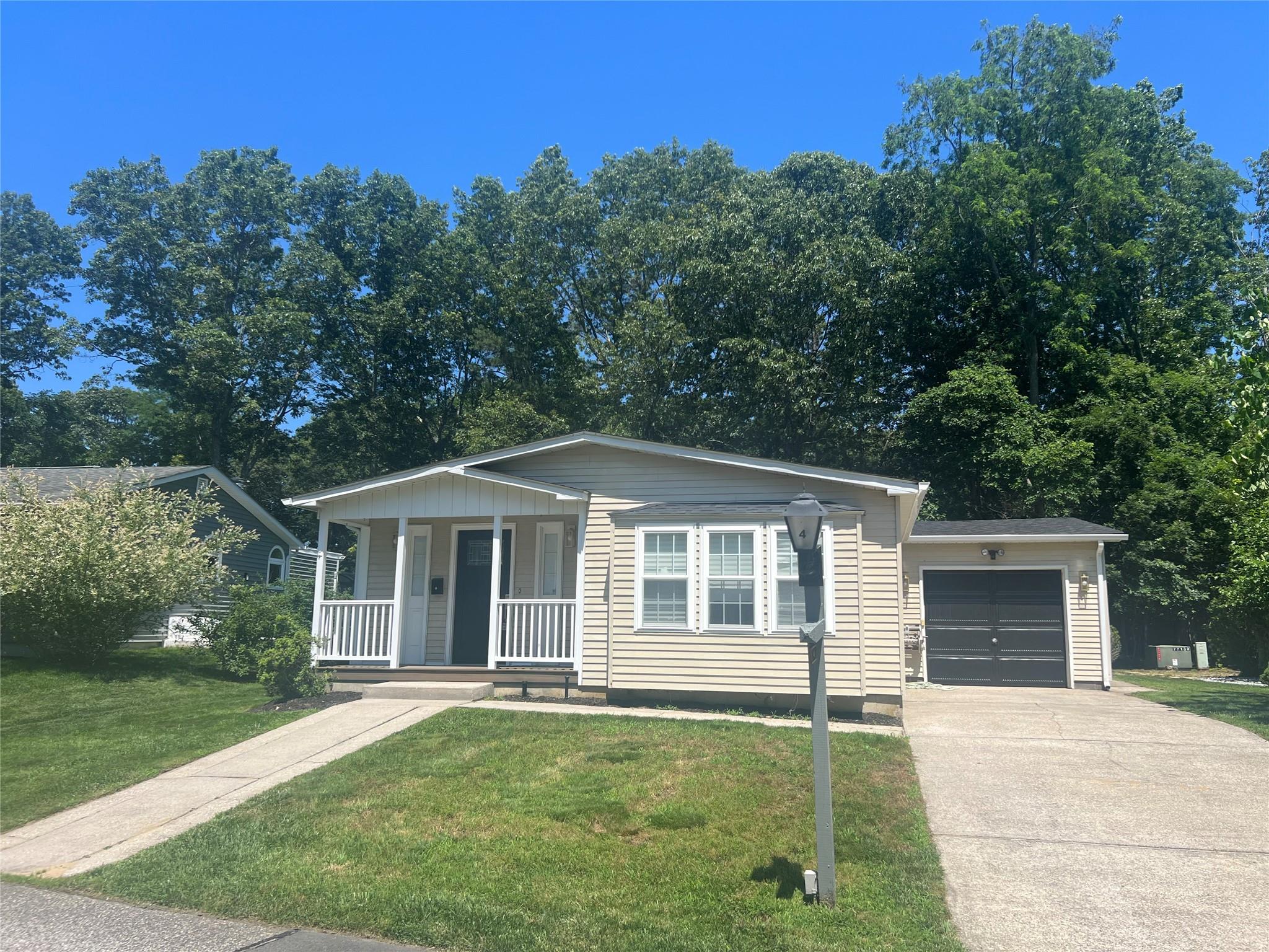 Middle, Riverhead