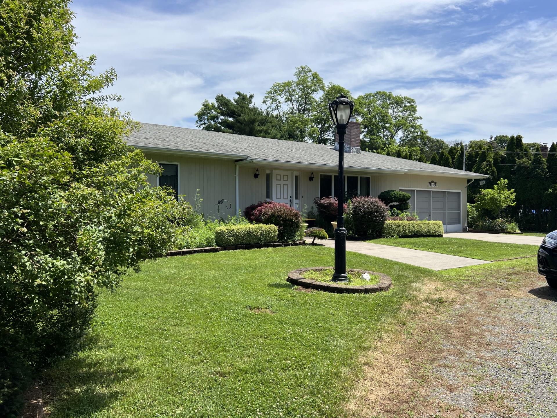 Leon, Southold