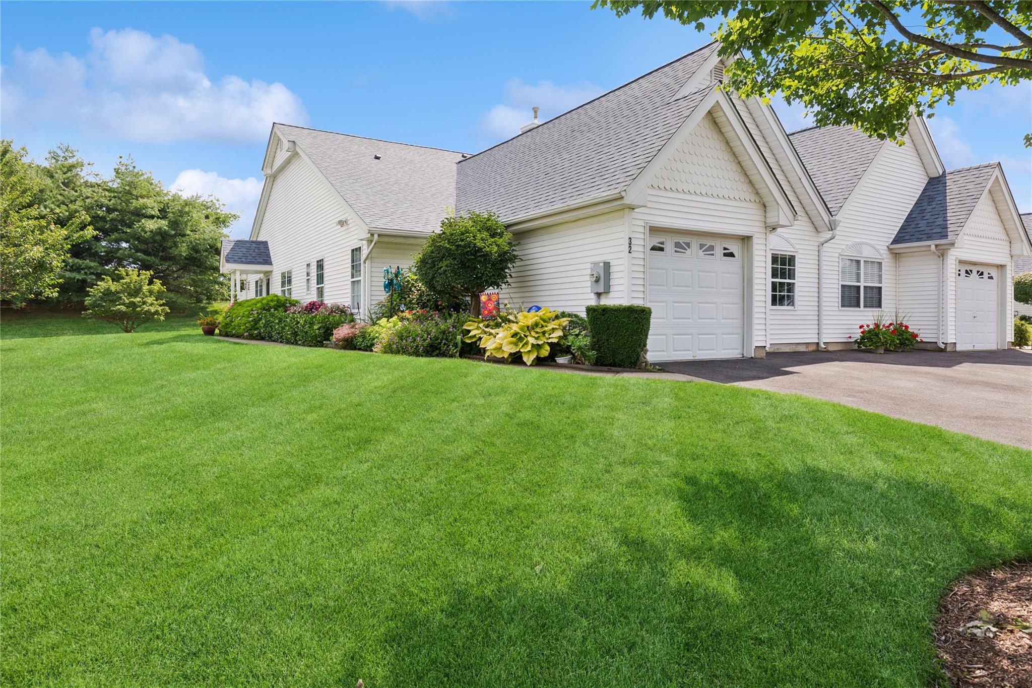 Summerfield, Riverhead