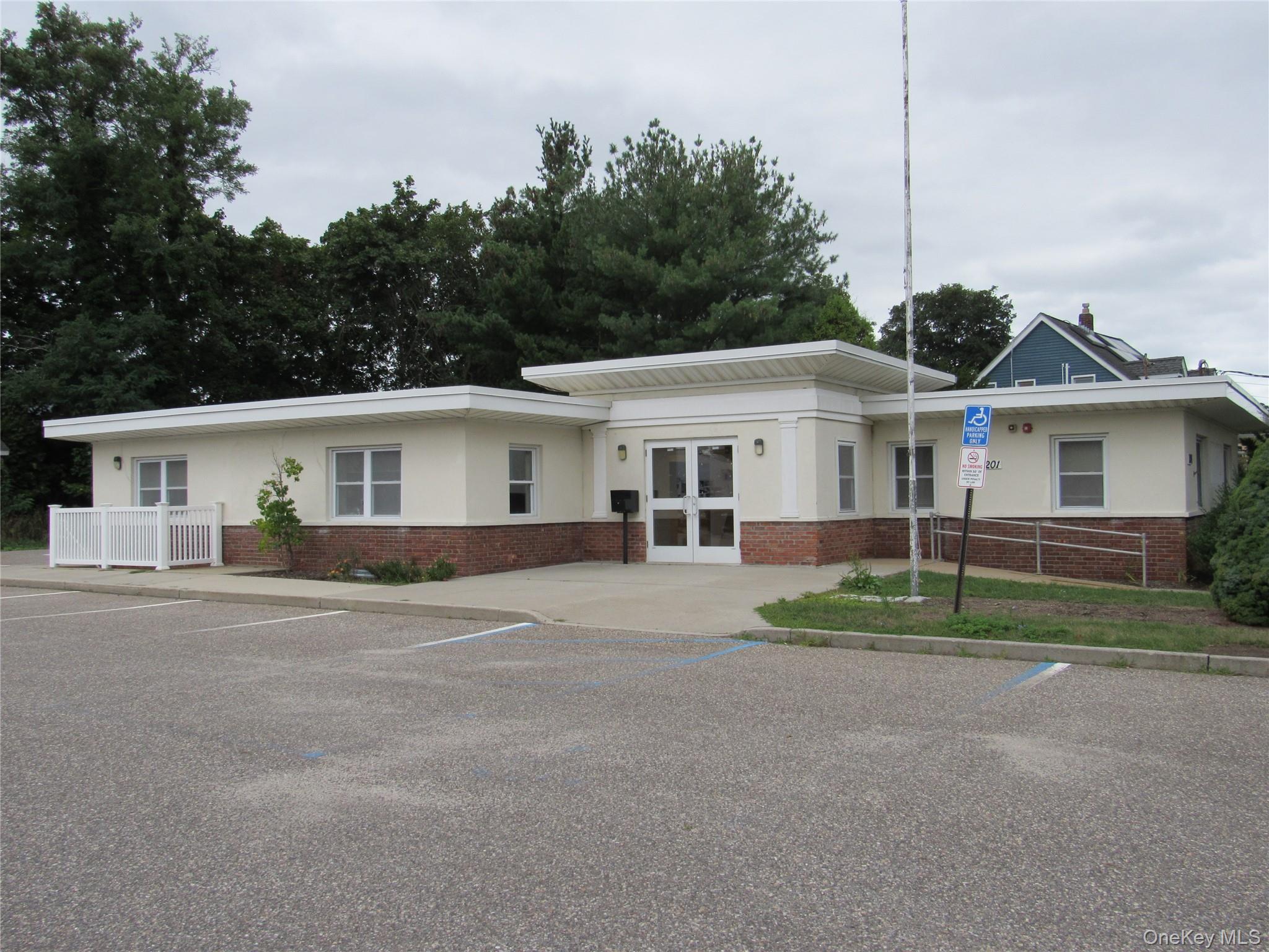 Howell, Riverhead