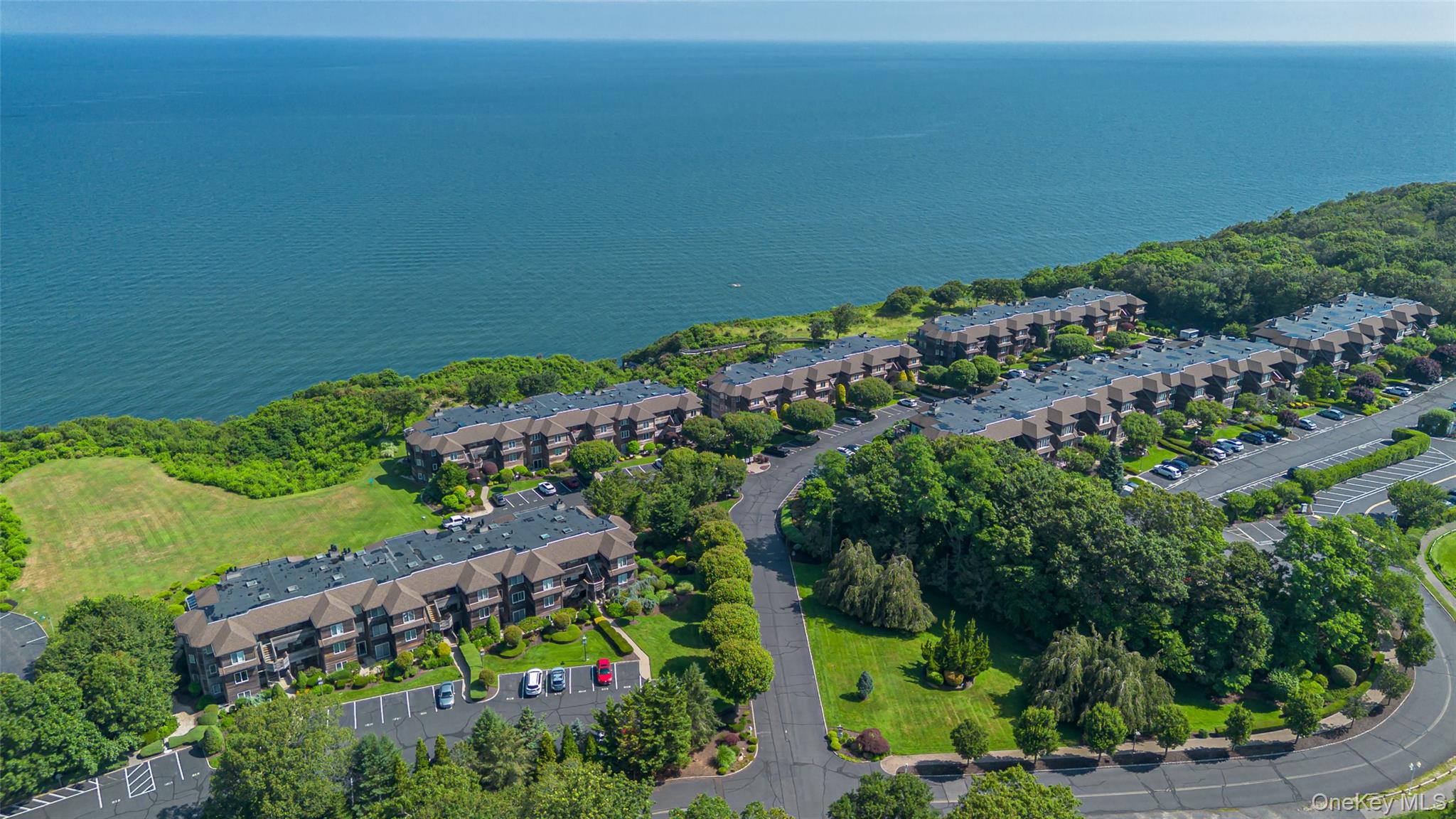 Fox Hill, Riverhead