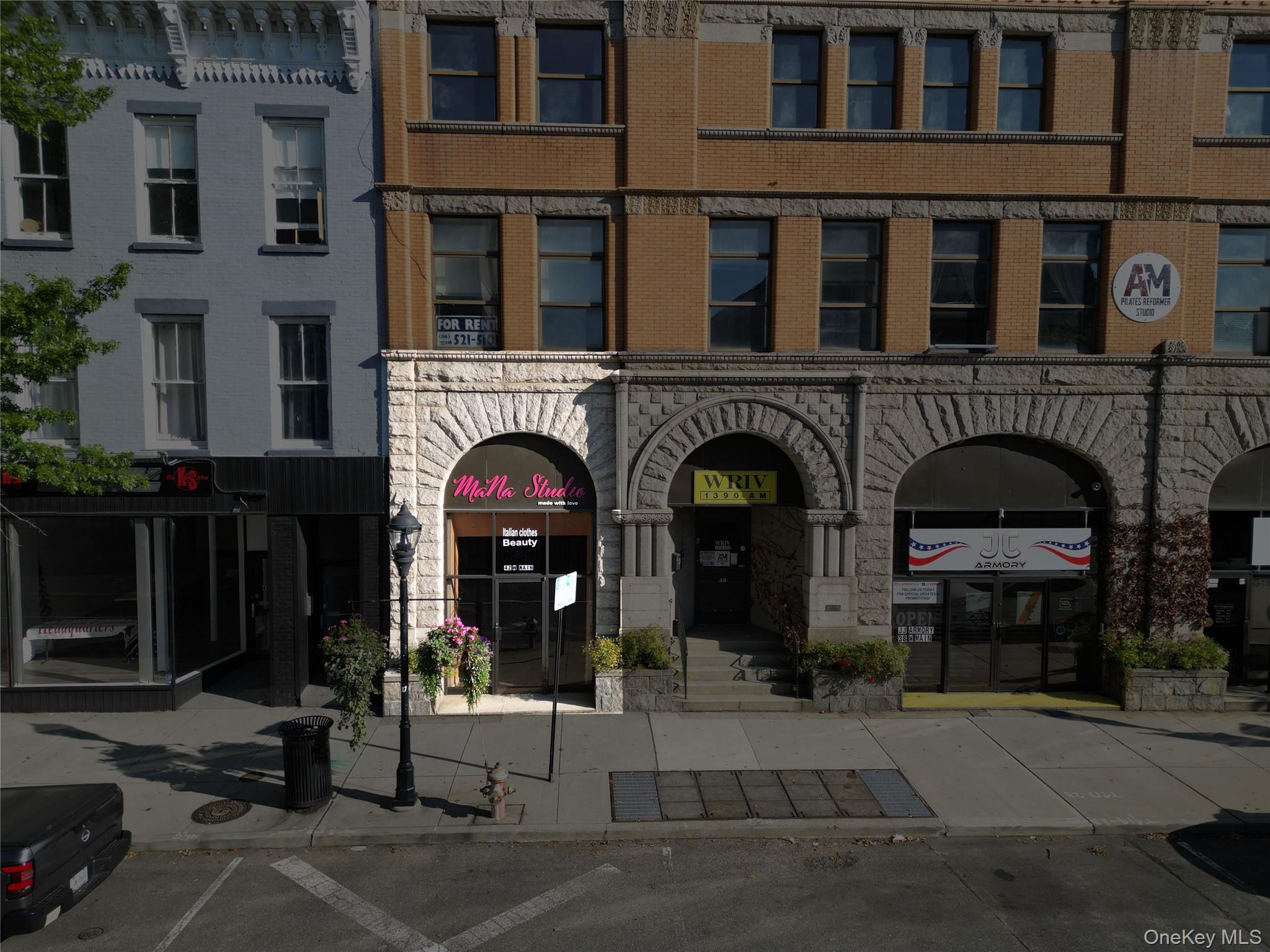 Main, Riverhead
